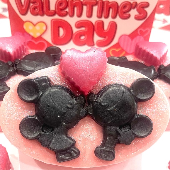 Mickey and Minnie Soap. Set of three and one card included for each soap. - Picture 2 of 6